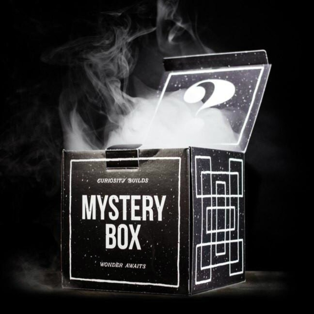 5lb women’s high end mystery box!
